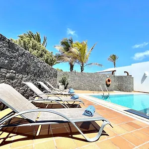 Mamma Mia Pool Heat Private & Jacuzzi Villa